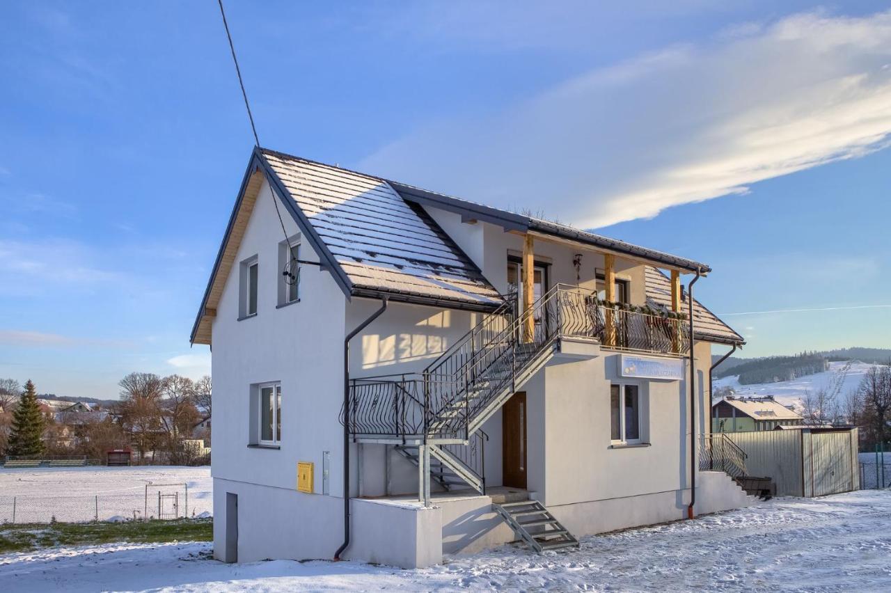 Stara Mleczarnia Apartman Tylicz Kültér fotó